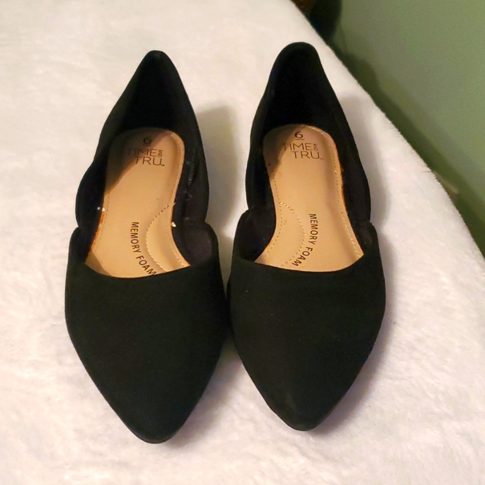 Black  Suede Flats with pointed toe excellent condition.  Size 6